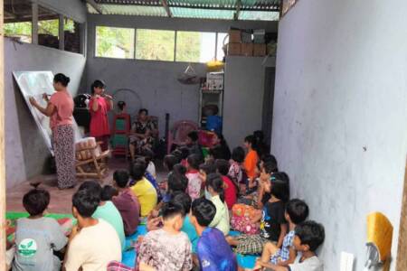 Education class in Mawlamyine