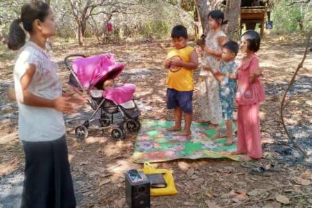 Children_s Sunday School under the trees