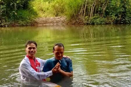 Baptism in Tanintharyi village area
