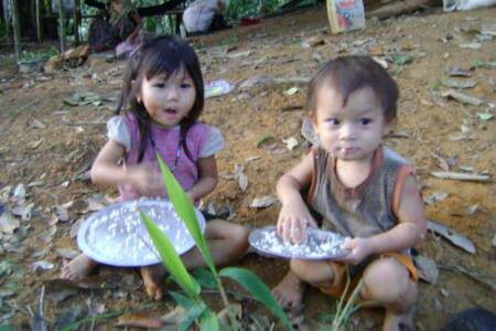 Children displaced by junta attacks Children displaced by junta attacks