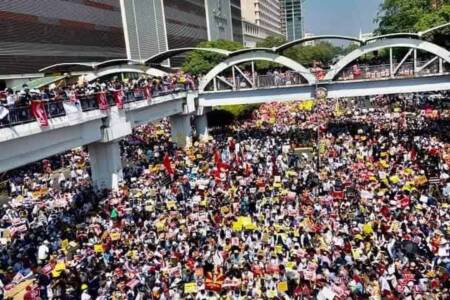Early coup protest in Yangon